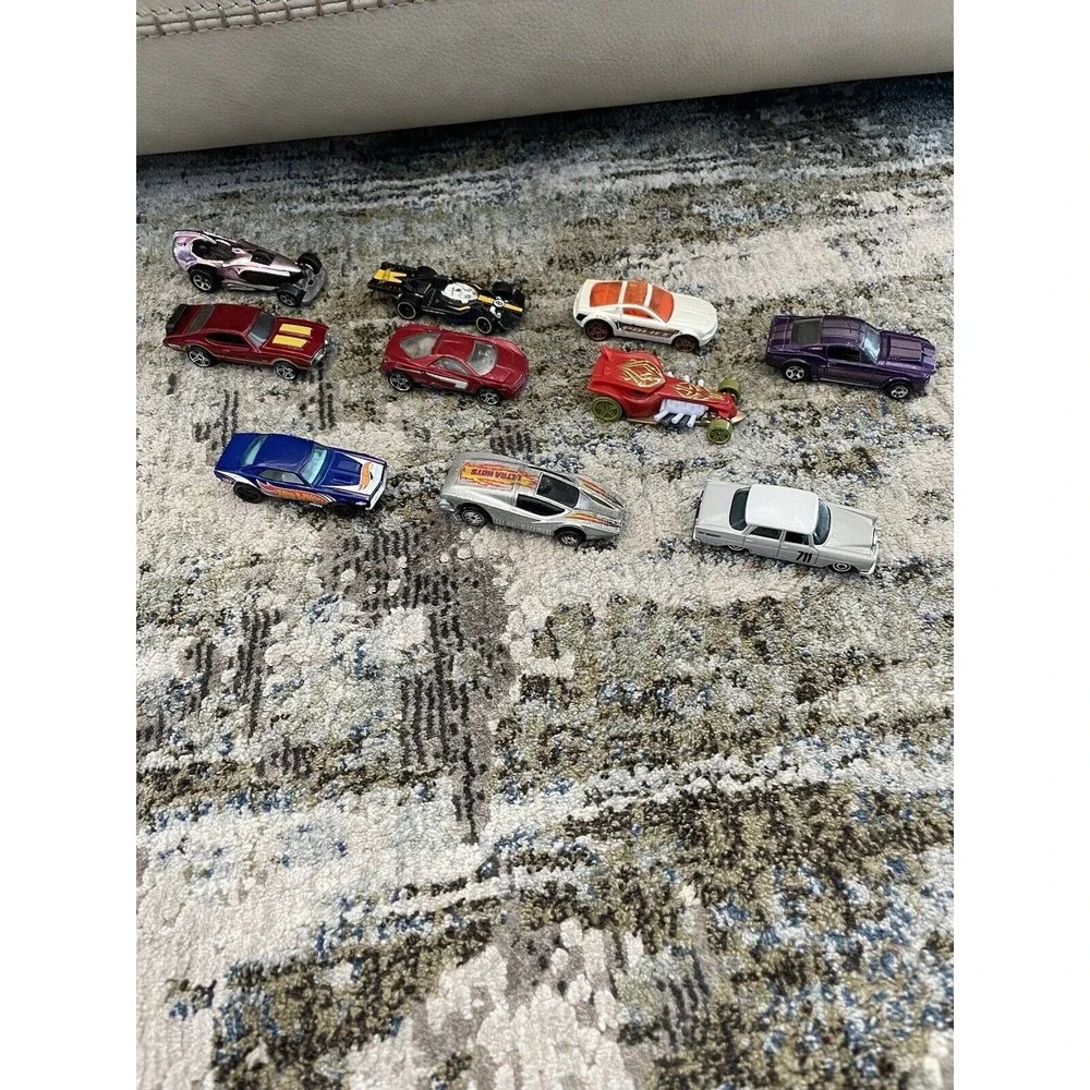 hot wheels lot of 10 cars Chevy Mercedes Camaro muscle vintage